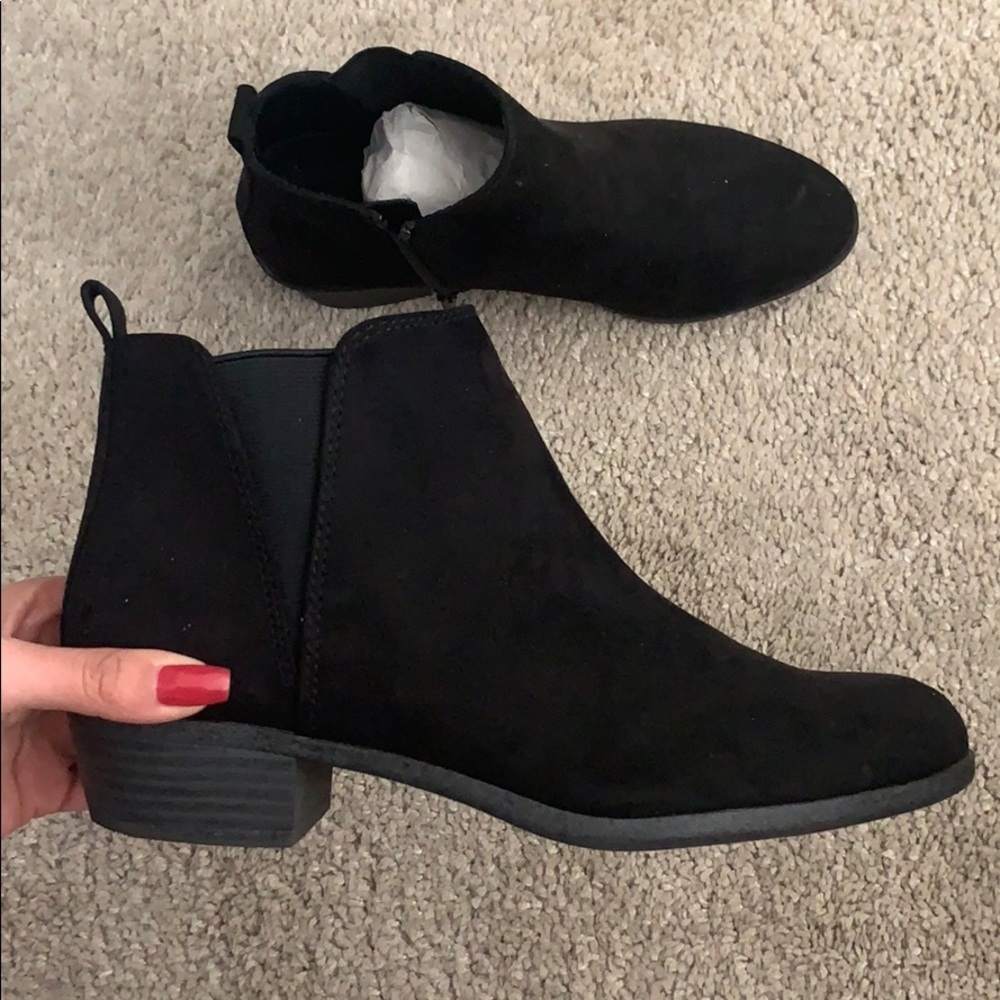 SO Hanno Black Booties Like new